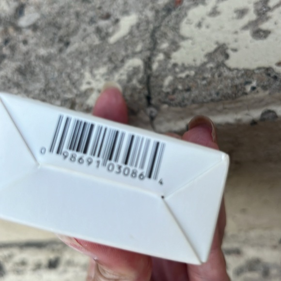 New Liz perfume - Picture 5 of 14